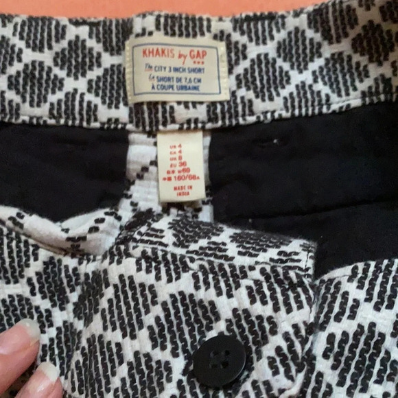 Gap Black White Diamond Patterned Size 4 Shorts 3 Inch Inseam Pockets Chinos - Picture 6 of 6